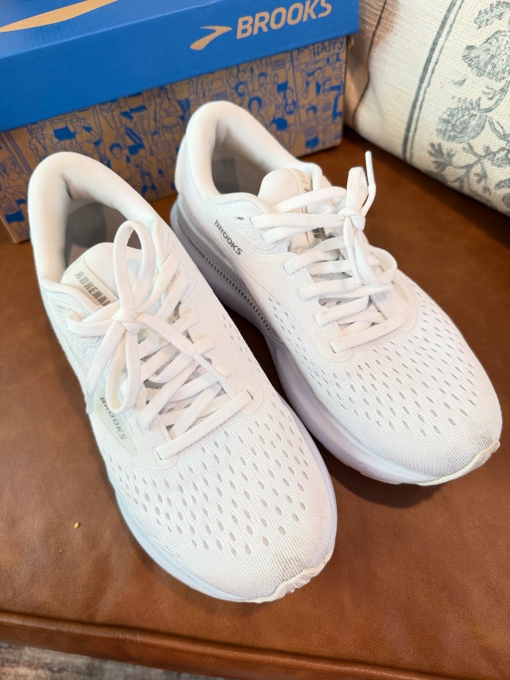 Brooks Adrenaline GTS 24 Running Sneakers - Size 6.5 White